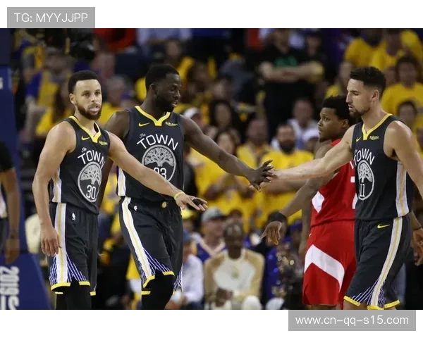 名记西蒙斯曝詹姆斯或离湖人巴特勒互换成焦点方案中心交易设想